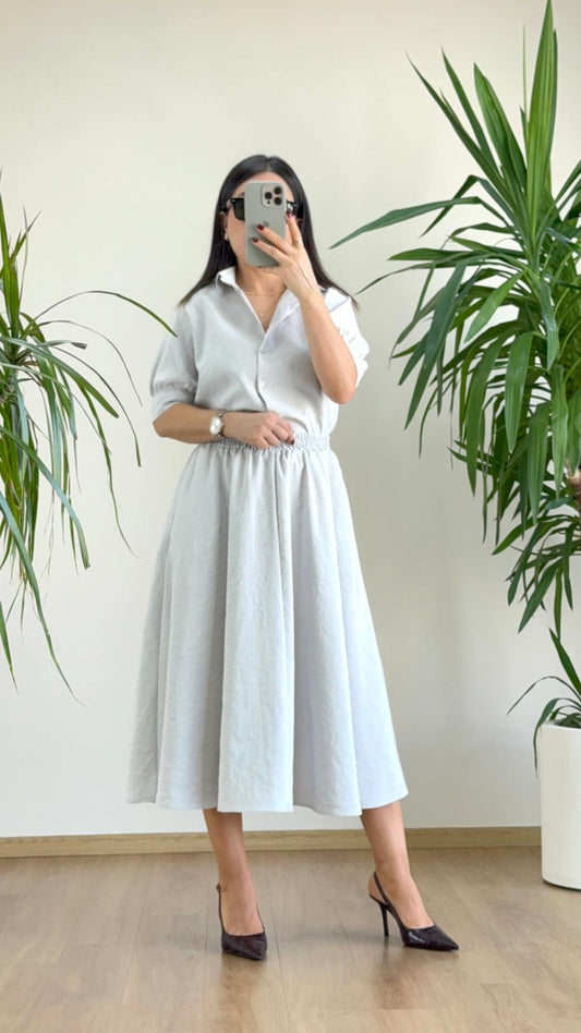 Şehrin Yeni Nötrü: Buz Grisi Paraşüt Kumaş Etek & Gömlek Takım