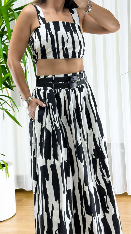 Modern Sanat Esintisi: Siyah Beyaz Desenli İki Parça Takım | Cesur ve Şık