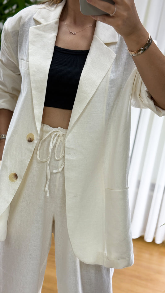 Yaz Şıklığı: Krem Keten Blazer Takım | Doğal Elegansın Modern Yorumu