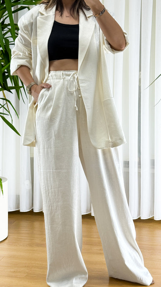 Yaz Şıklığı: Krem Keten Blazer Takım | Doğal Elegansın Modern Yorumu