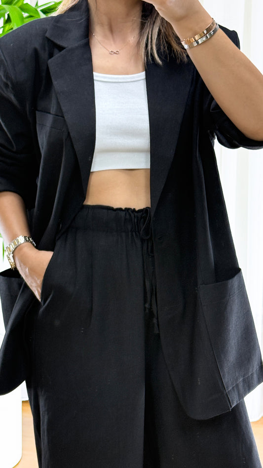 Minimal Şıklık: Siyah Keten Blazer Takım | Zamansız Elegansın Temsilcisi