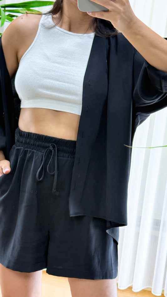 Casual Şıklık: Siyah Şort Takım | Modern Comfort'un Temsilcisi