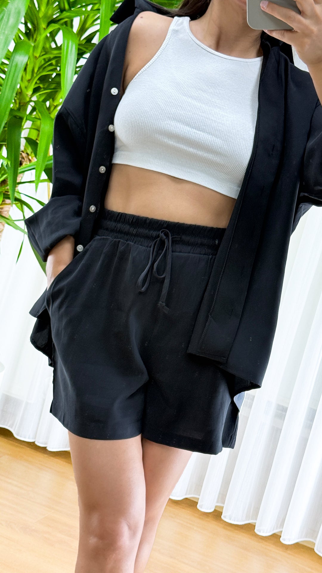 Casual Şıklık: Siyah Şort Takım | Modern Comfort'un Temsilcisi