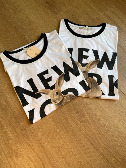 Sevimli ve Stil Sahibi: Beyaz Tavşan Baskılı Tişört