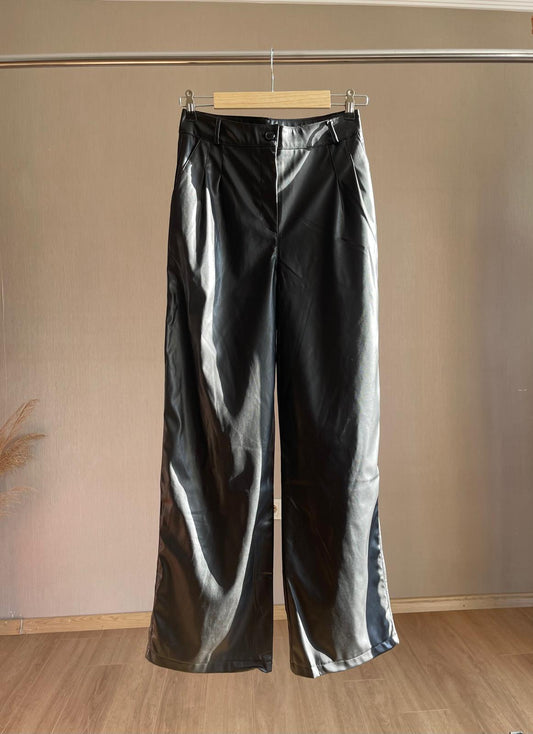 Cesur ve Şık: Deri Palazzo Pantolon