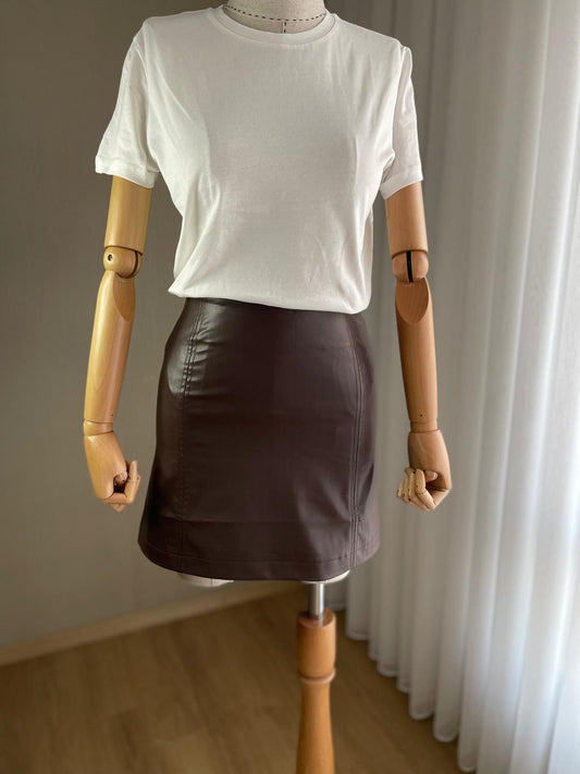 Stil Sahibi Kadınların Tercihi: Acı Kahve Deri Mini Etek | Sezonun Gözdesi