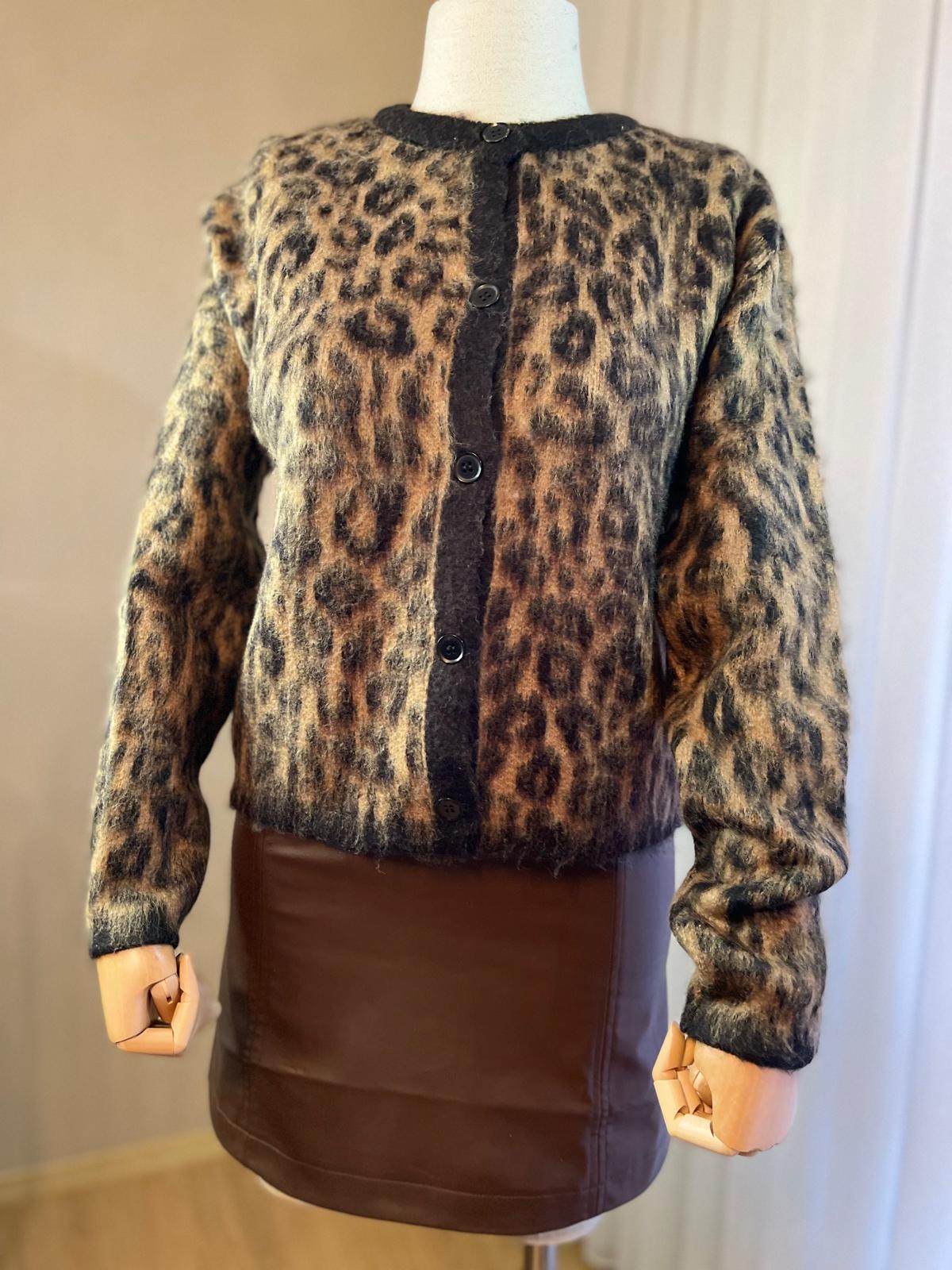 Massimo'dan Zamansız Şıklık: Leopar Desenli Premium Hırka | Stil Sahibi Kadınların Tercihi