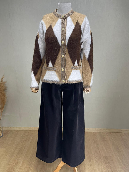 Retro Geometrik Desenli Tüylü Hırka | Vintage Esintili Kış Şıklığı