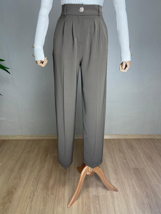 Modern Ofis Şıklığı: Haki Pileli Kumaş Pantolon | Sofistike Tasarım