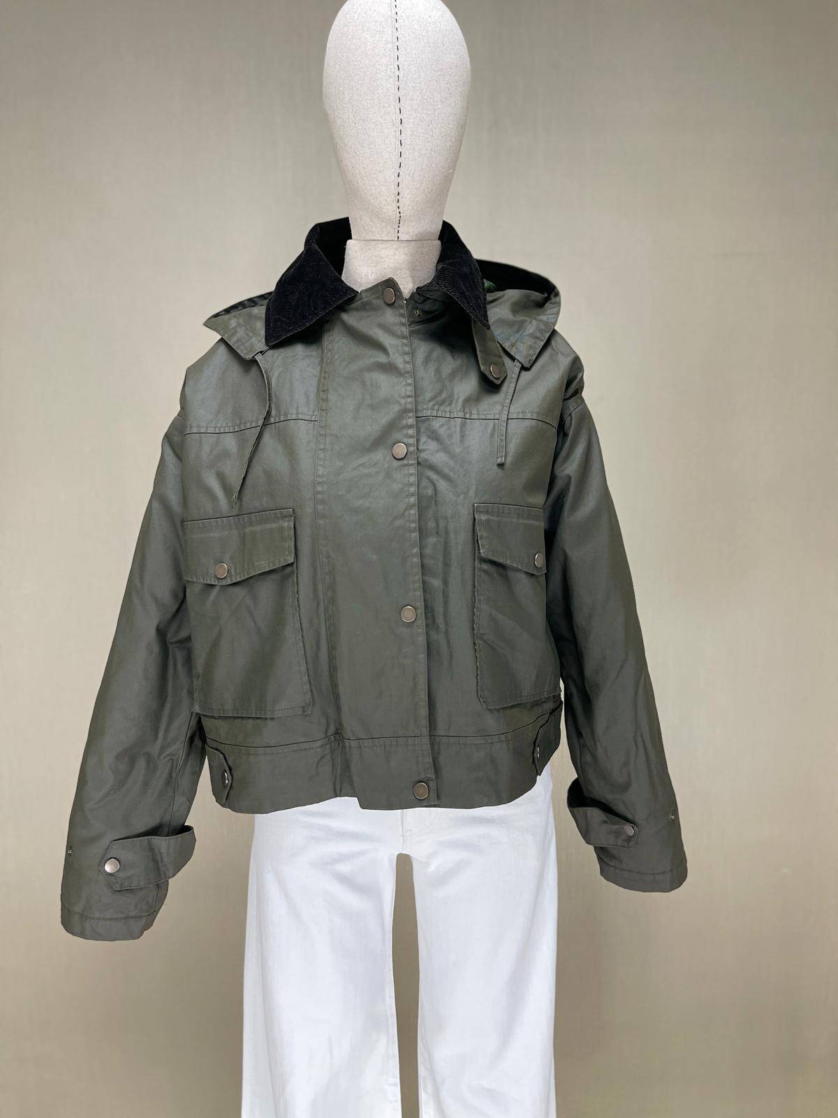 Urban Stil: Haki Kapüşonlu Kargo Ceket | Günlük Şıklığın Modern Yorumu