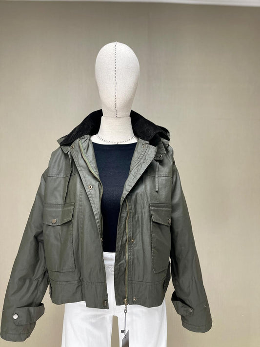 Urban Stil: Haki Kapüşonlu Kargo Ceket | Günlük Şıklığın Modern Yorumu