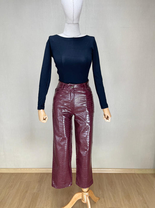 Lüks Dokunuş: Bordo Kroko Desenli Deri Pantolon | Sezonun Statement Parçası