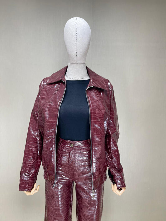 Lüks ve Trend: Bordo Yılan Desenli Deri Ceket | Statement Parça