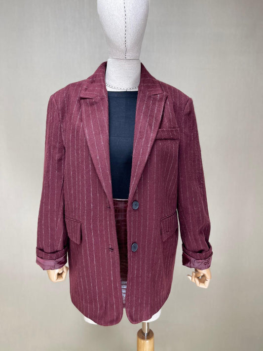 Retro Zarafet: Bordo Çizgili Boyfriend Blazer | Modern Ofis Şıklığı