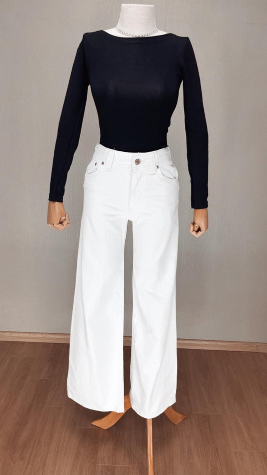 Sezonun Favorisi: Beyaz Wide Leg Jean | Modern Denim Şıklığı