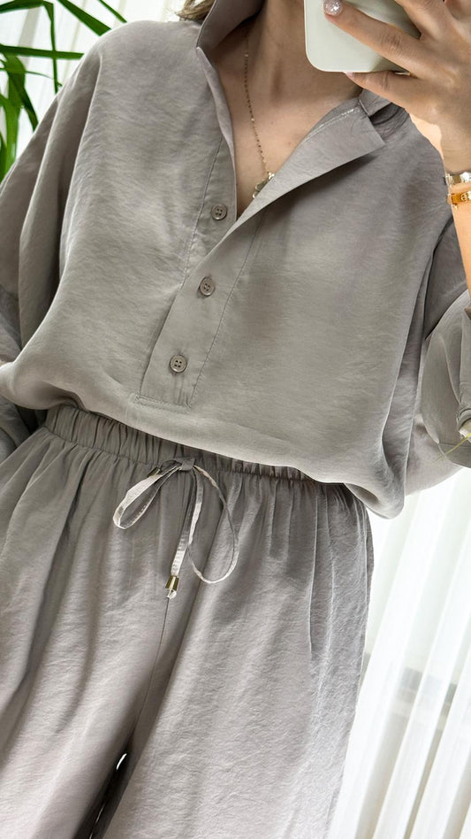 Vizon Tensel Takım: Minimalist Şıklığın Konforlu Yorumu