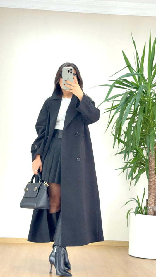 Zamansız Şıklığın İmzası: Lacivert Kaşe Kaban ile Güçlü ve Asil Stil