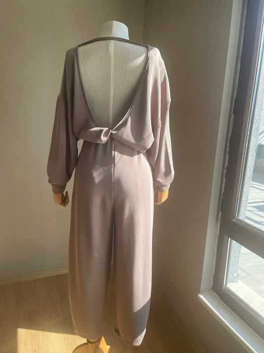 Düğüm Detaylı Pantolon: Modern Şıklığın Temsilcisi