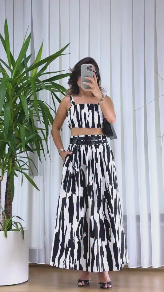 Modern Sanat Esintisi: Siyah Beyaz Desenli İki Parça Takım | Cesur ve Şık