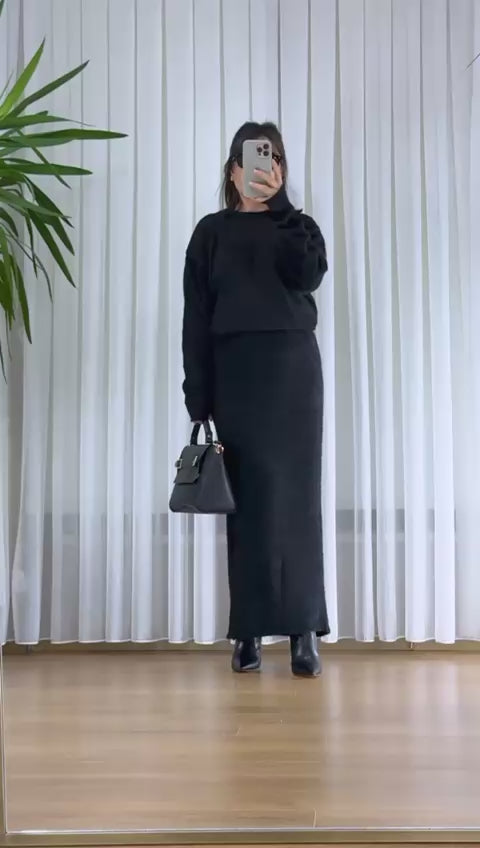 Siyah Sakallı Triko Takım - Peluş Etek Bluz İkili Set