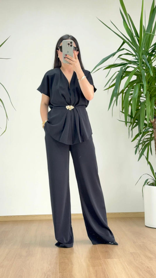 Siyah Drape Detaylı Arkadan Bağlamalı Bluz Pantolon Takımı