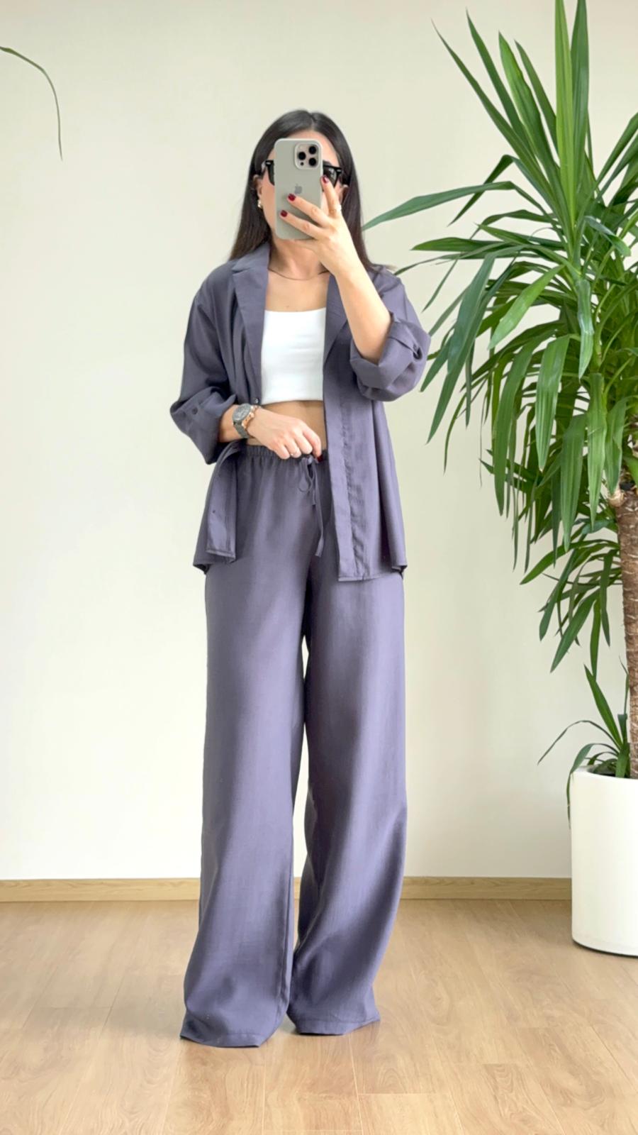 Minimal Şıklığın Zirvesi: Gri Tensel Takım