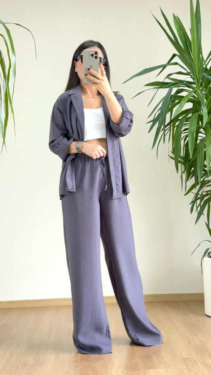 Minimal Şıklığın Zirvesi: Gri Tensel Takım