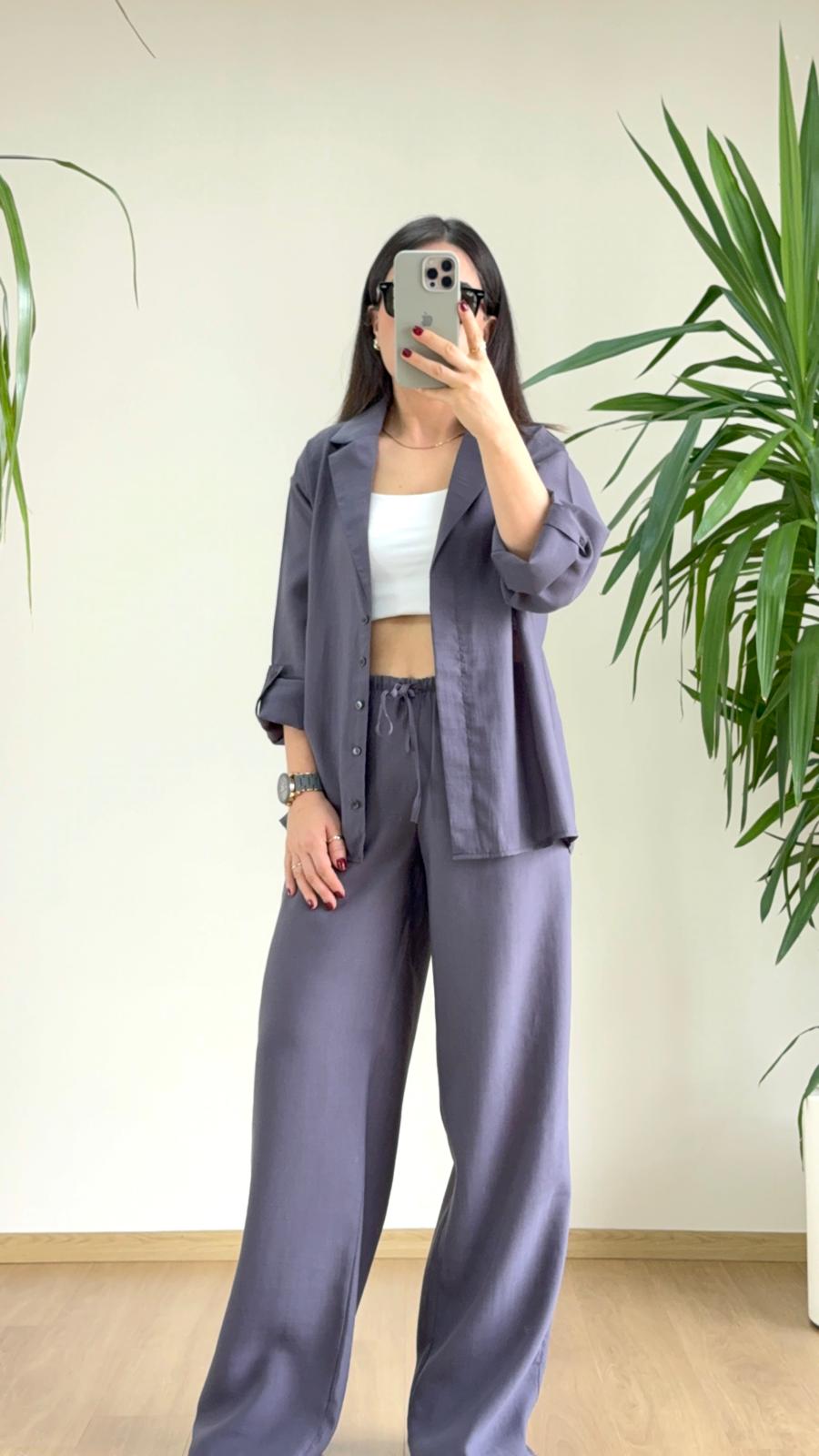 Minimal Şıklığın Zirvesi: Gri Tensel Takım