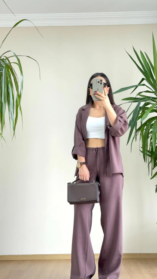 Doğal Tonların Zarafeti: Kahverengi Tensel Takım Kombin