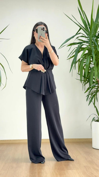 Siyah Drape Detaylı Arkadan Bağlamalı Bluz Pantolon Takımı