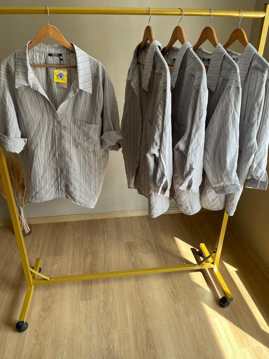 Gri Beyaz Çizgili Gömlek