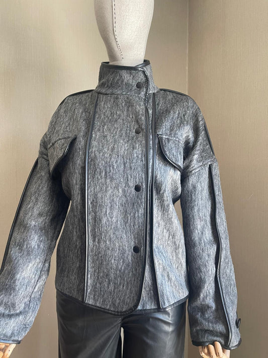 Şıklığın Yeni Trendi: Kaşe Crop Ceket