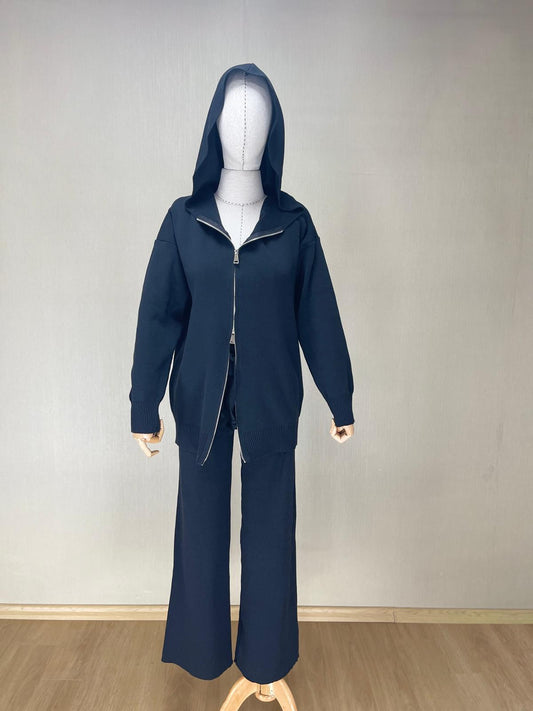 Modern Konfor: Siyah Kapüşonlu Triko Takım | Şık Casual Stil