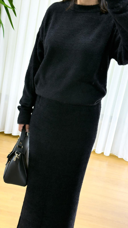 Siyah Sakallı Triko Takım - Peluş Etek Bluz İkili Set