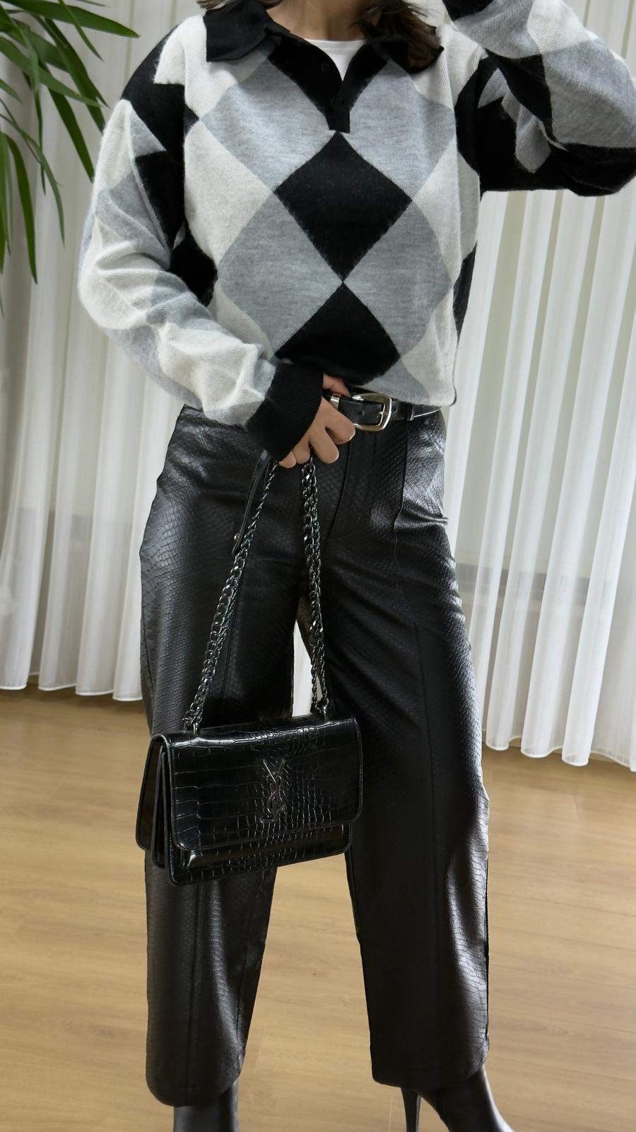 Modern Elegans: Siyah Yılan Dokulu Culotte Pantolon | Sezonun Hit Parçası