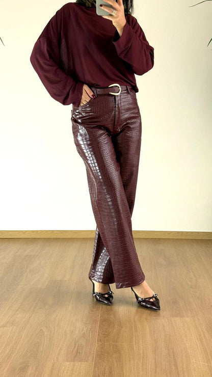 Lüks Dokunuş: Bordo Kroko Desenli Deri Pantolon | Sezonun Statement Parçası