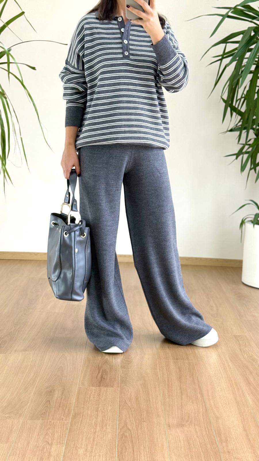 Gri Çizgili Triko Takım - Polo Yaka Kazak Pantolon Set