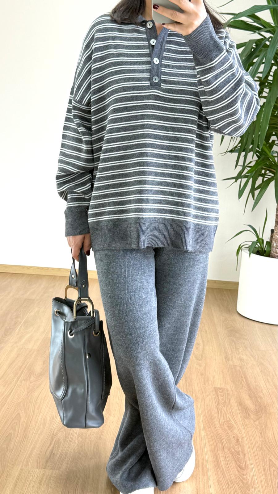 Gri Çizgili Triko Takım - Polo Yaka Kazak Pantolon Set