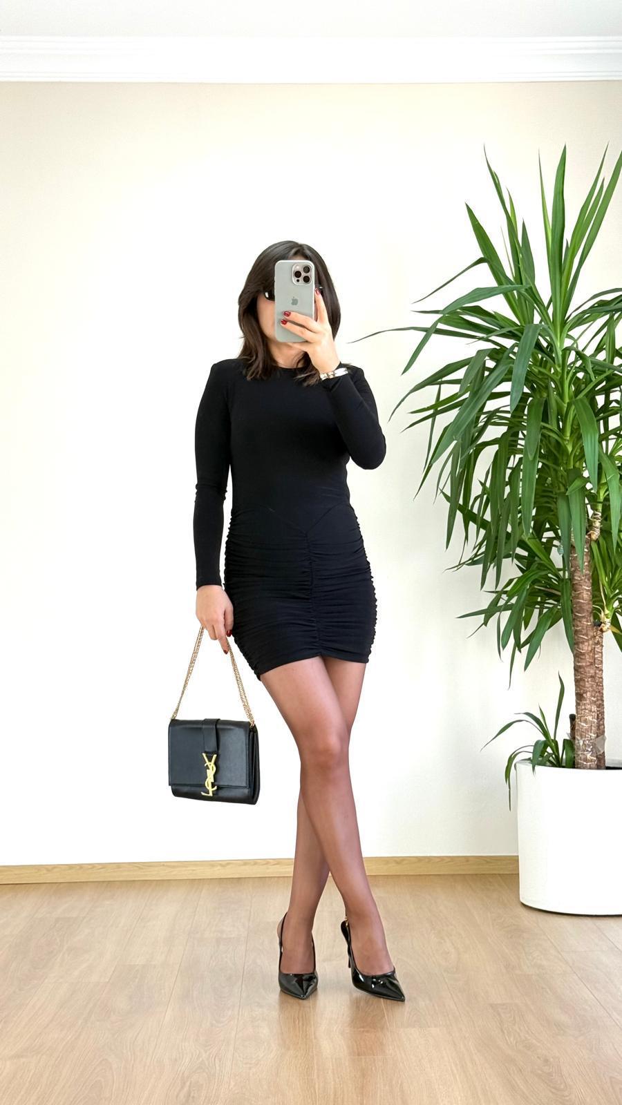 Siyah Drapeli Uzun Kollu Mini Elbise, Şık ve Feminen Tasarım