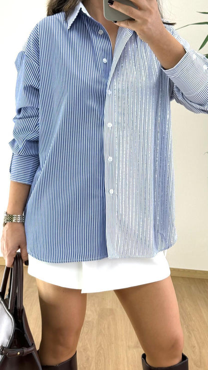 Mavi Çizgili Oversize Gömlek – Modern Kesim, Zamansız ve Güçlü Stil