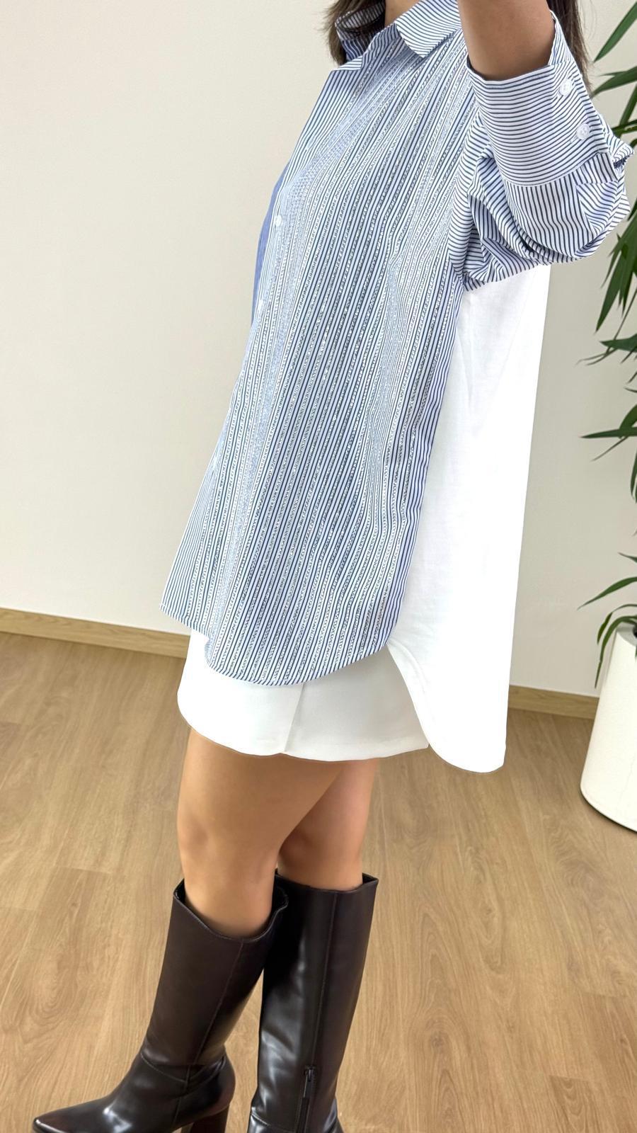 Mavi Çizgili Oversize Gömlek – Modern Kesim, Zamansız ve Güçlü Stil