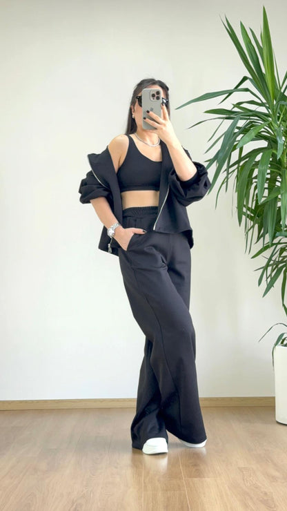 Siyah 3’lü Eşofman Takımı ile Şehirli ve Güçlü Stil