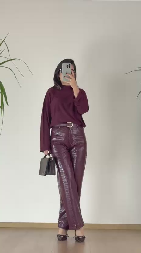 Lüks Dokunuş: Bordo Kroko Desenli Deri Pantolon | Sezonun Statement Parçası