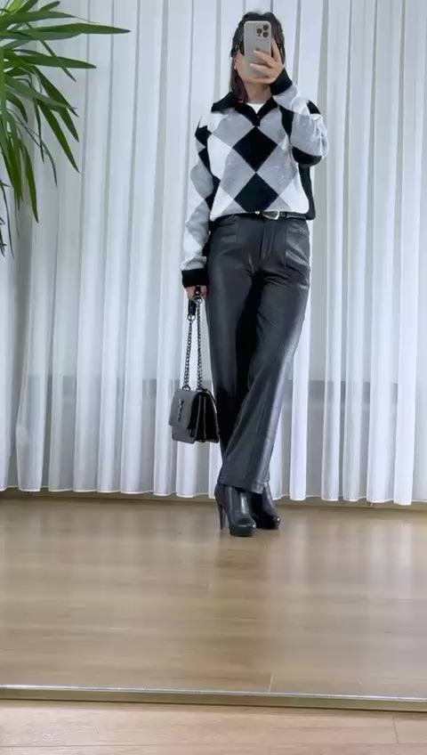 Modern Elegans: Siyah Yılan Dokulu Culotte Pantolon | Sezonun Hit Parçası